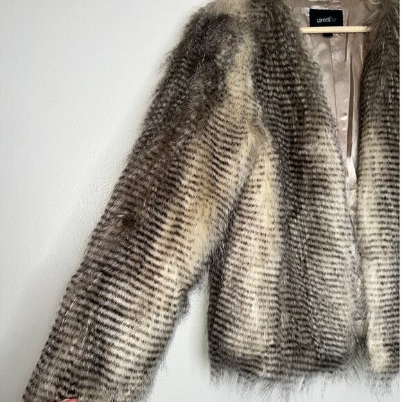 Unreal Fur Faux Fur Crop Jacket Neutral Tones Clasp Front Size Medium - Picture 3 of 8